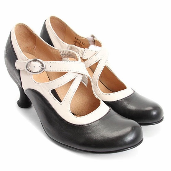 John Fluevog Shoes - John Fluevog Pearl Hart Mary Jane Heel Criss Cross Black Beige Size 7 GUC